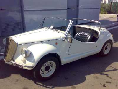 La Fiat 500 Gamine Vignale bianca, decapottabile a due posti con sedili in pelle del 1972